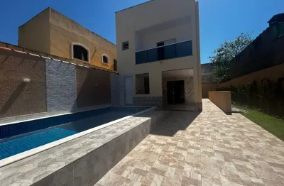 Casa à 250m do mar com piscina e área gourmet, no bairro suarão