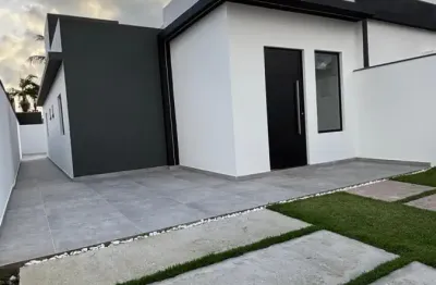 Casa à 700m do mar com piscina e 2 quartos, no bairro jardim jamaica