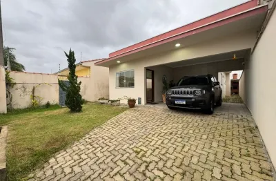 Casa à 700m do mar com área gourmet e 3 quartos, no bairro são josé