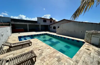 Casa à 250m do mar com piscina e área gourmet, no bairro bopiranga