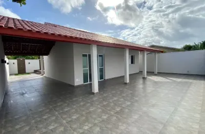 Casa à 600m do mar com piscina e área gourmet, no bairro bopiranga
