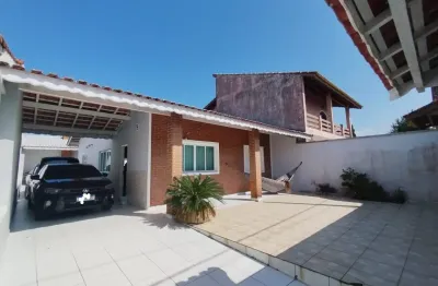 Casa à 800m do mar com área gourmet e 2 quartos, no bairro jardim casablanca