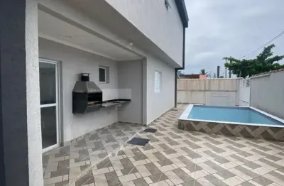 Casa à 455m do mar com piscina e área gourmet, no bairro balneário tupy