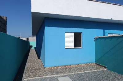 Casa geminada à venda com 2 quartos e piscina fixa, em Itanhaém.