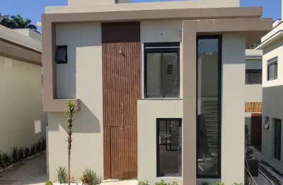 Casa de condomínio alto padrão - piscina privativa - praia camburi