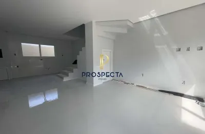 Sobrado com entrada individual com 03 dormitórios sendo 01 suíte no bairro são l