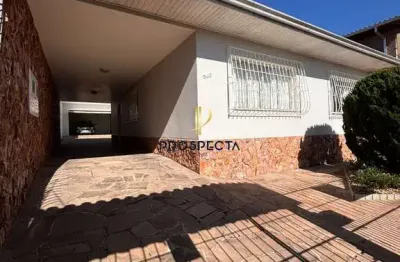 Excelente casa com 03 dormitórios no bairro cruzeiro em caxias do sul