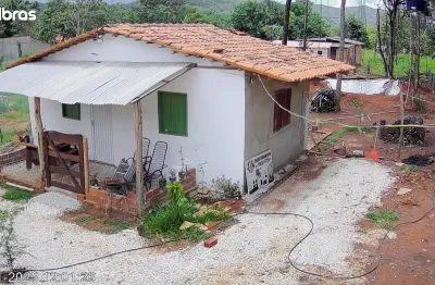 Chácara 2.000m2, com chalé, pomar, cercada, galinheiro, pirenópolis-go.