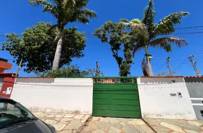 Sobrado 3 quartos, suíte, 2 salas,  mobiliado!! lindo projeto! jardim santa barbara- pirenópolis-go