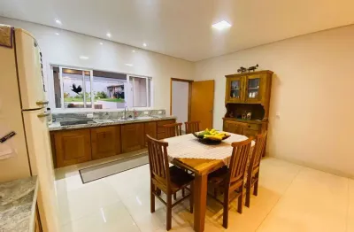Casa com 3 quartos à venda na Rua Dona Regina Michielin, Jardim Belvedere, Araras