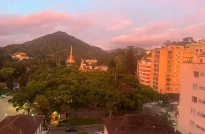 Venda com exclusividade lm6908 apartamento 4 quartos (3 suites) 2 garagens centro historico petropolis rj