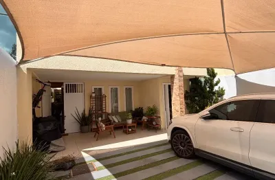 Casa duplex à venda no condomínio jardim europa – quintas do calhau, 3 suítes, mobiliada, piscina privativa e 3 vagas