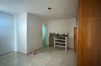Casa duplex ampla e bem localizada na cohab | 4 quartos (2 suítes) | venda