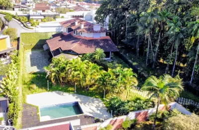 Casa à venda na Rua Orleans, América, Joinville