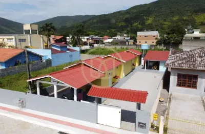 4 kitnet com 1 quarto cada em camboa da armação - governador celso ramos