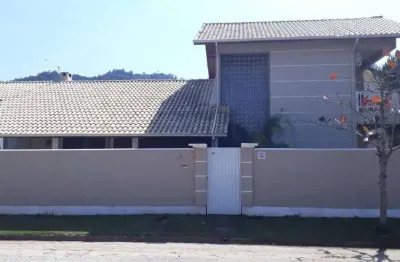 Linda casa, excelente localização - próximo a praia de palmas