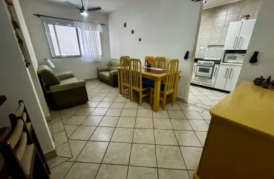 Apartamento 02 dormitorio, com elevador, apenas 50m da praia no canto do forte.