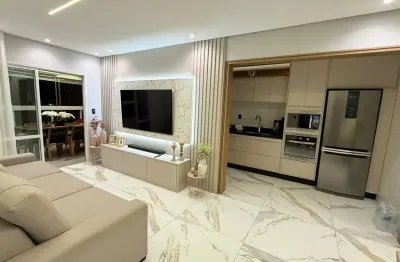 Alto padrão, porteira fechada, com linda vista mar, apenas 100m da praia!!