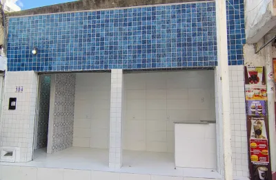 Alugo loja comercial por r$700,00 em otima localização no farol/centro/embratel