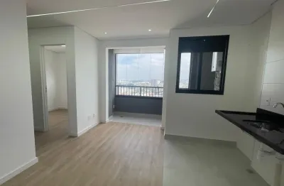 Apartamento reformado pronto para morar. já com persianas, fechadura eletrônica, porcelanato, tudo novinho!