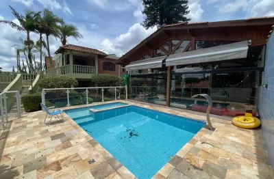 Descubra o sonho de viver em um lar que oferece amplo espaço, total privacidade e uma atmosfera de lazer incomparável. Esta casa à venda que garante conforto em cada canto, ideal para famílias que des