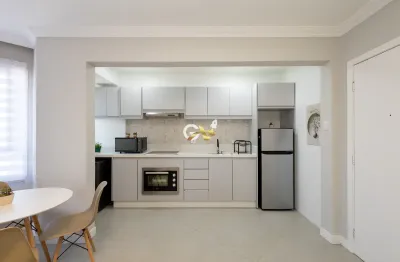 Apartamento de 2 dormitórios reformado no bairro do mercês,  curitiba, pr