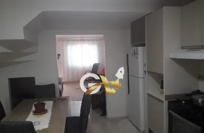 Sobrado com 2 domirtorios e espaço gourmet no bairro do sitio cercado