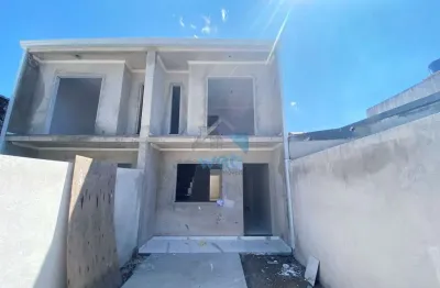 Sobrados com três quartos à venda na região do vitória régia, no bairro cic, em fase de acabamento.