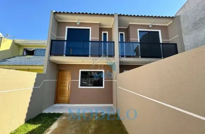 Sobrados à venda na região do vitória régia, no bairro cic, com três quartos, sala, cozinha, banheiro, lavabo e edícula.