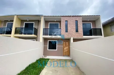 Sobrados em fase inicial de construção na região do vitória régia, no bairro cic, com possibilidade de parcelamento da entrada durante período de obra