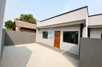 Casa em condomínio à venda no bairro costeira, em araucária, com três quartos, sala, cozinha e banheiro, além de acabamento de alto padrão