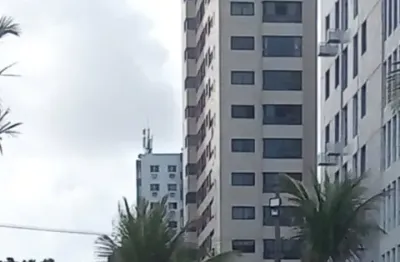 Flat com vista mar. andar alto desfrutar da ventilação. totalmente mobiliado