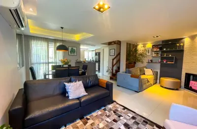 Casa em condomínio fechado com 3 quartos à venda na rua adão gregory, 330, mário quintana, porto alegre por r$ 590.000