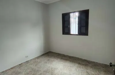 Casa com 2 quartos para alugar na Rua Bernardino de Medeiros, 95, Vila Sabrina, São Paulo