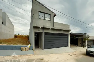 Casa com 3 quartos à venda na Avenida Arapongas, Jardins, Bragança Paulista