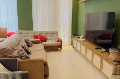 Apartamento diferenciado 03 suítes com 02 vagas, meia praia, itapema - sc