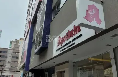 Sala comercial proximo a avenida, meia praia, itapema - sc