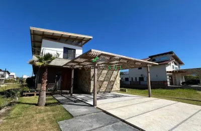 Casa de alto padrão no condomínio rosa internacional, ao lado da surfland
