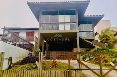 Casa à Venda no Loteamento Panorâmico – Centro de Garopaba/SC