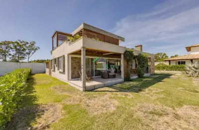 Casa moderna de alto padrão para locação anual – praia do rosa