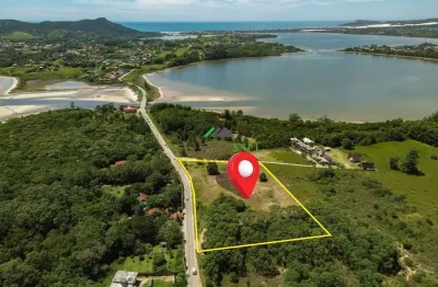 Terreno Exclusivo na Praia do Rosa – Oportunidade Única de Investimento