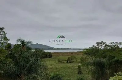 Terreno com vista linda para lagoa, localizado no bairro Encantada, Garopaba-SC