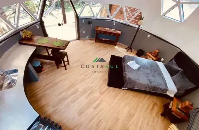 Linda casa rústica a venda à beira do rio no bairro da Encantada em Garopaba-SC