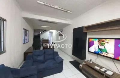 Sobrado com 5 dormitórios sendo 2 suítes e 2 vagas de garagem