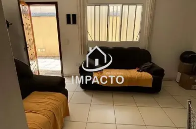 Sobrado em condomínio com 3 dormitórios sendo 1 suíte e 1 vaga à venda