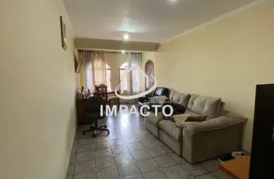 Sobrado com 3 dormitórios, 5 vagas e 1 edícula à venda