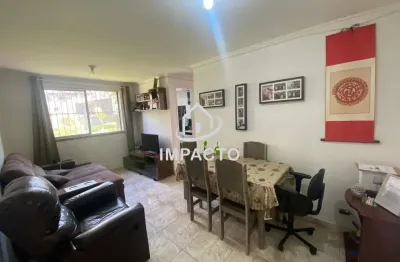 Apartamento com 2 dormitórios e 1 vaga de garagem coberta à venda