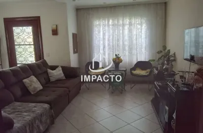 Sobrado com 4 suítes, área para churrasqueira, salão de festa e vaga para 8 carros à venda