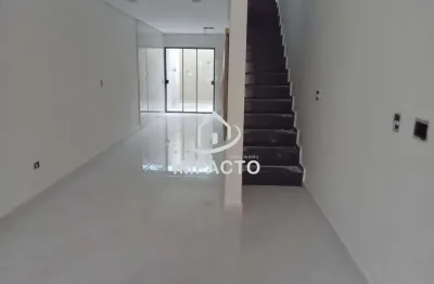 Sobrado novo com 118m², 3 dormitórios sendo 1 suíte com varanda, quintal gourmet e 2 vagas