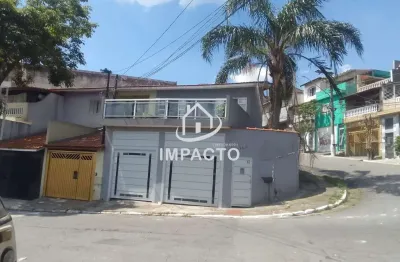 Sobrado com 3 dormitórios, varanda ampla e vaga para 3 carros